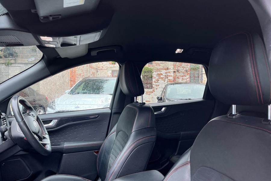 Ford KUGA Photo autoimg-b6b052edf3c2da5ce77a282cc99d918f5434a064.jpg
