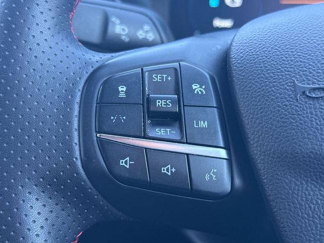 FORD Kuga Photo 16