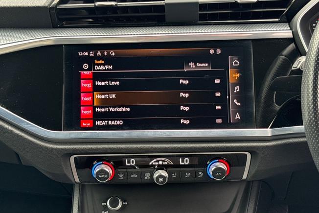 Audi Q3 Photo 14