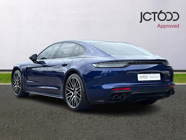 PORSCHE Panamera Photo 3