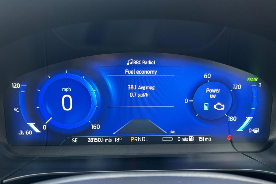 Ford KUGA Photo autoimg-b6bcac7264b67470121f82f41ae27dbce9e0d899.jpg