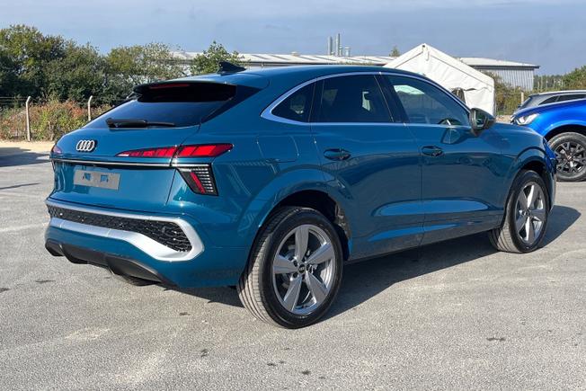 Audi  Q3 Sportback Photo 28