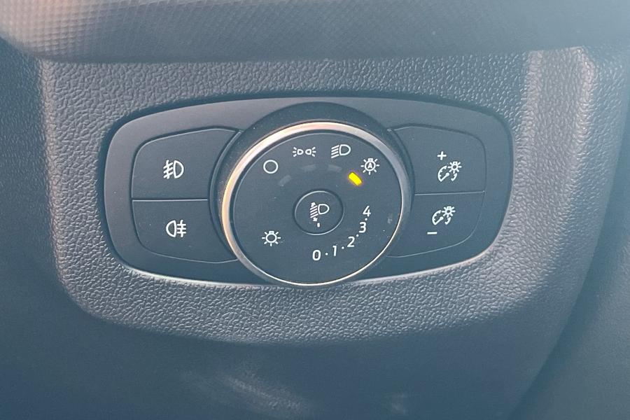 Ford E-Transit Courier Photo autoimg-b6bd2ba360cc200c618dfac6145dc963a470fa9d.jpg
