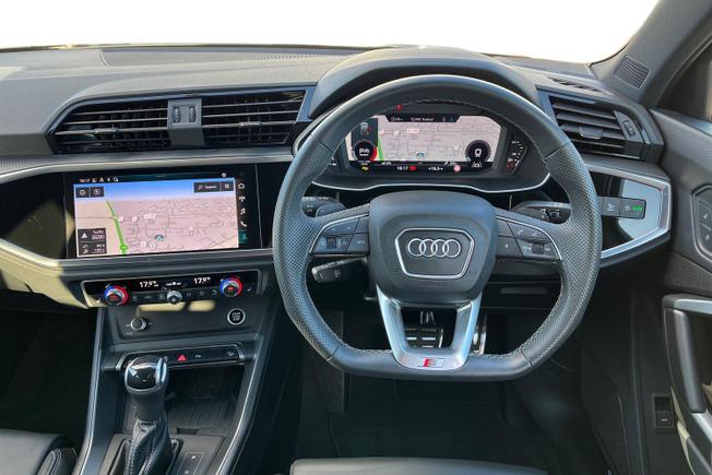 AUDI Q3 Photo 11