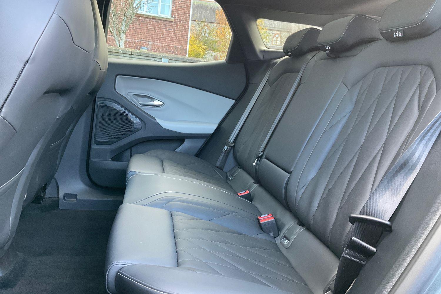 Ford Explorer Photo 19