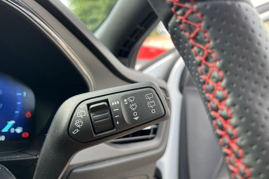 Ford FOCUS Photo autoimg-b6c83edb75a78b8e4632f9eed699b15373bca436.jpg