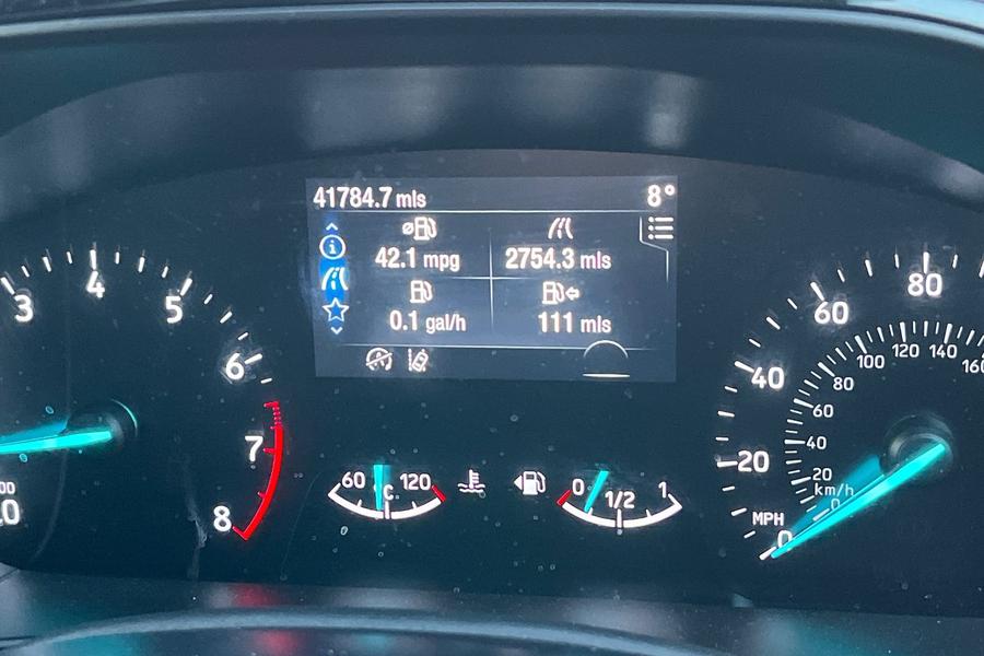 Ford FOCUS Photo autoimg-b6c8892650c8087aae7dc6cc115b10691624cce8.jpg