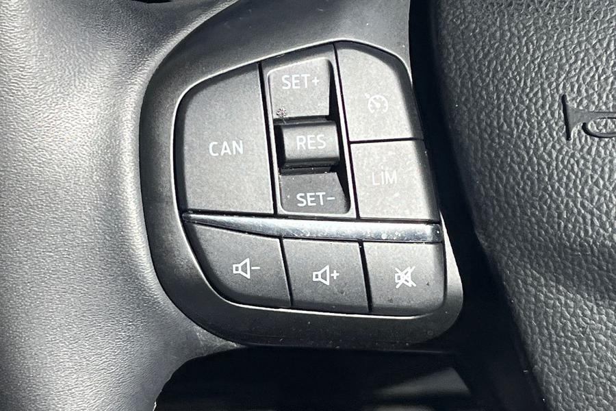 Ford Focus Photo autoimg-b6ca154abbb98f21155a8580f0b9cab0e2f35706.jpg