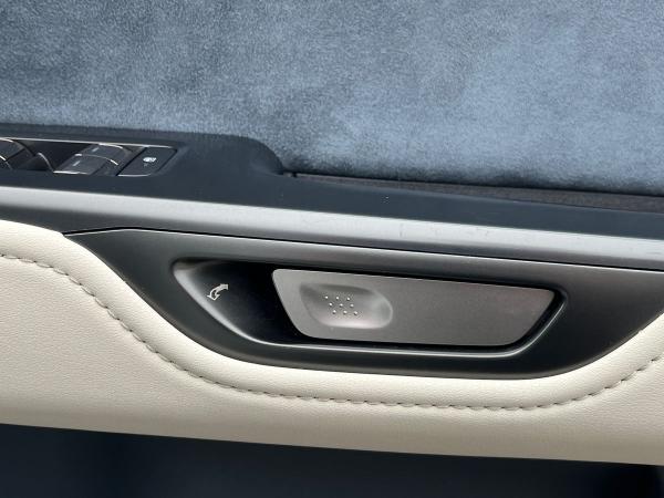 Lexus RZ Photo autoimg-b6cb3aff7972038de194c7c7a071a54ea6a58bbf.jpg