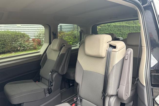 VOLKSWAGEN Multivan Photo 9