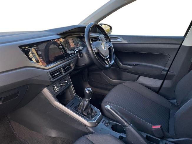 VOLKSWAGEN Polo Photo 2