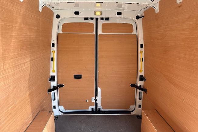 VOLKSWAGEN Crafter Photo 26