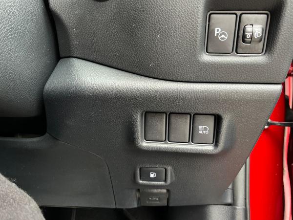 Toyota C-HR Photo autoimg-b6d2873f38f868a1c5e9844fc713d50d53980e7d.jpg
