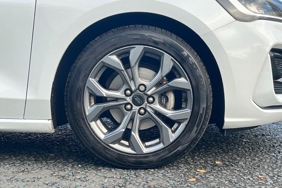 Ford FOCUS Photo autoimg-b6d4e5f69a86fa9947d6c25975aab37f0ada6065.jpg