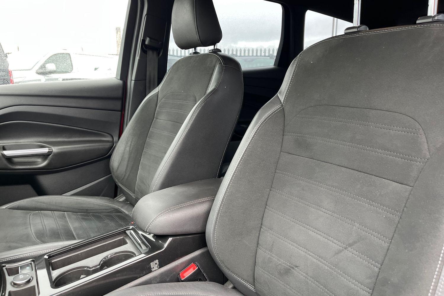Ford KUGA Photo 18