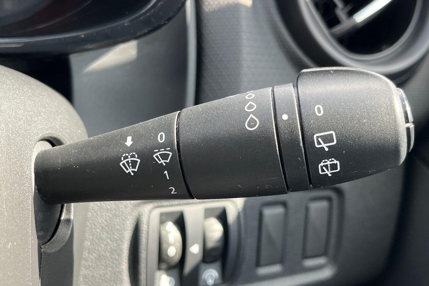 Renault CLIO Photo 14