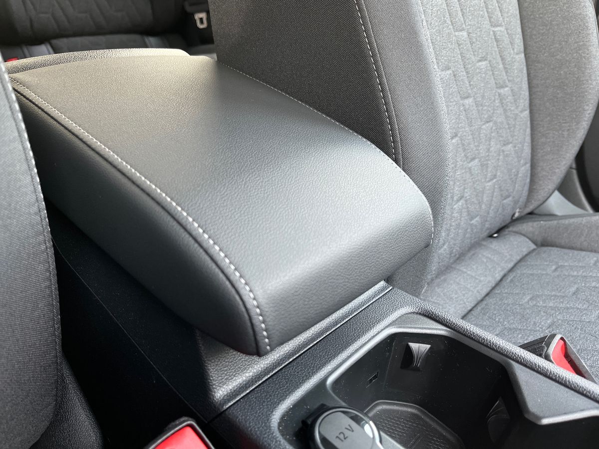 Volkswagen Golf Photo autoimg-b6d9f17b37e1aa25dc9e77dbe2512f14b8da2fec.jpg