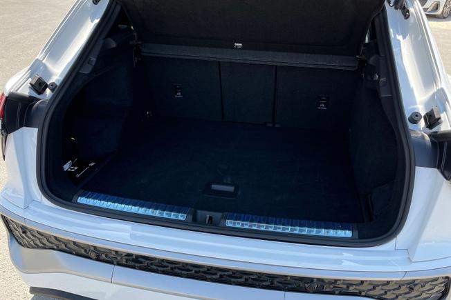 AUDI Q3 Photo 12