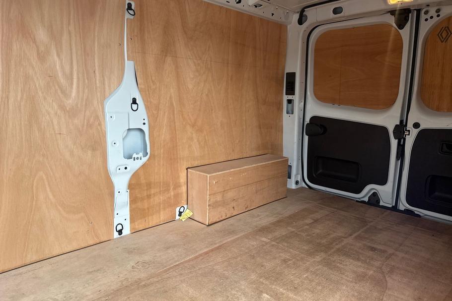 Used Renault TRAFIC NU74EDO 4