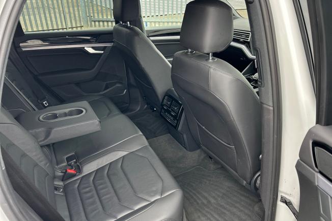 VOLKSWAGEN Touareg Photo 52