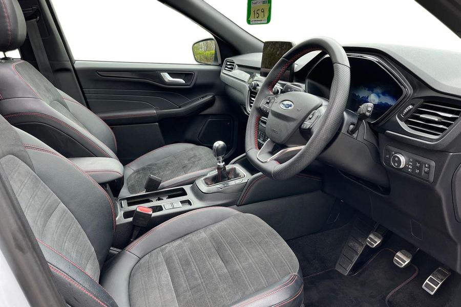 Ford KUGA Photo autoimg-b6e9682a819972104326685c444f4055e0351790.jpg