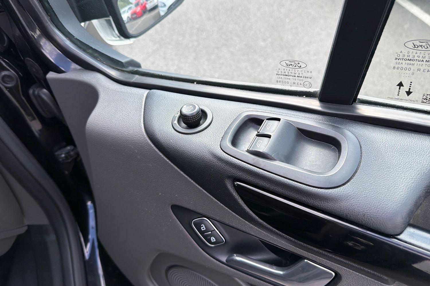 Ford TRANSIT CUSTOM Photo 16