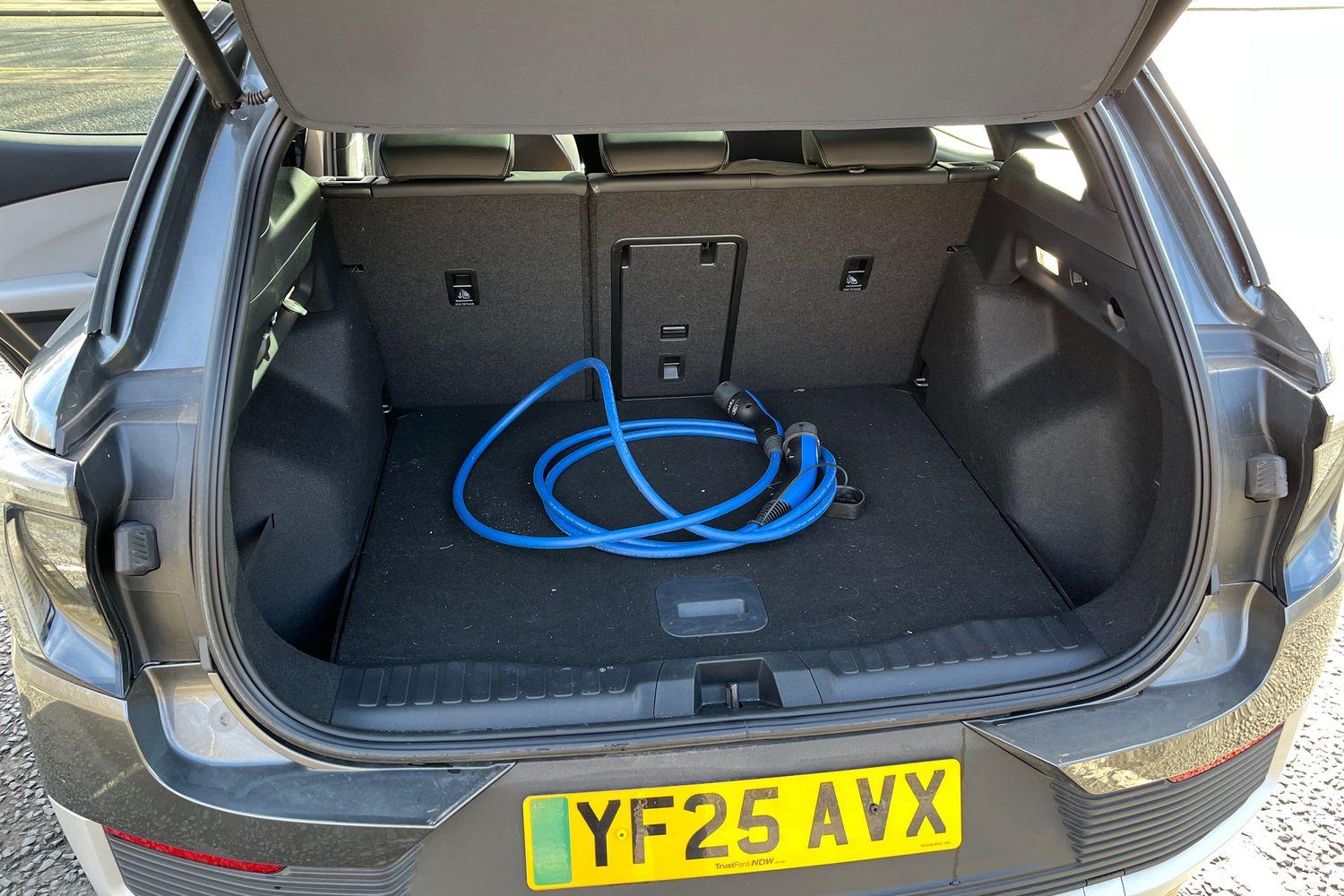 Ford EXPLORER Photo 20