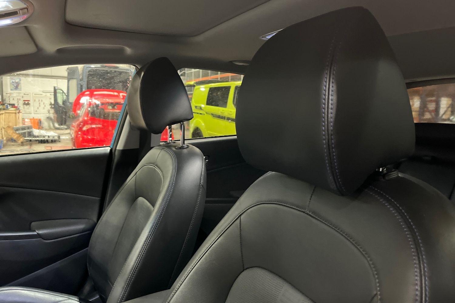 Hyundai KONA Photo 18