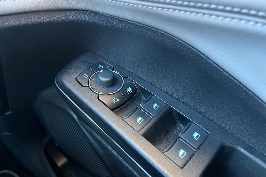 Ford Puma Gen-E Photo autoimg-b6f1d0dc0c9514af953e0cadb758a4ad6f1fcd06.jpg