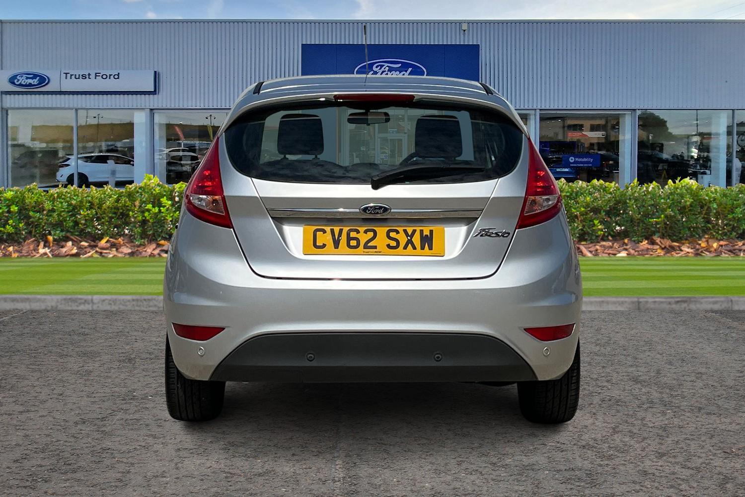 Ford Fiesta Photo 6