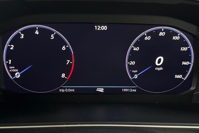VOLKSWAGEN Tiguan Photo 15