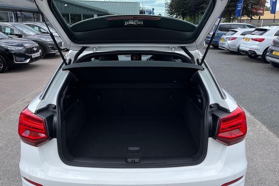 Audi Q2 Photo autoimg-b6f6592d8b63293c0c93f80d84491fec23946099.jpg