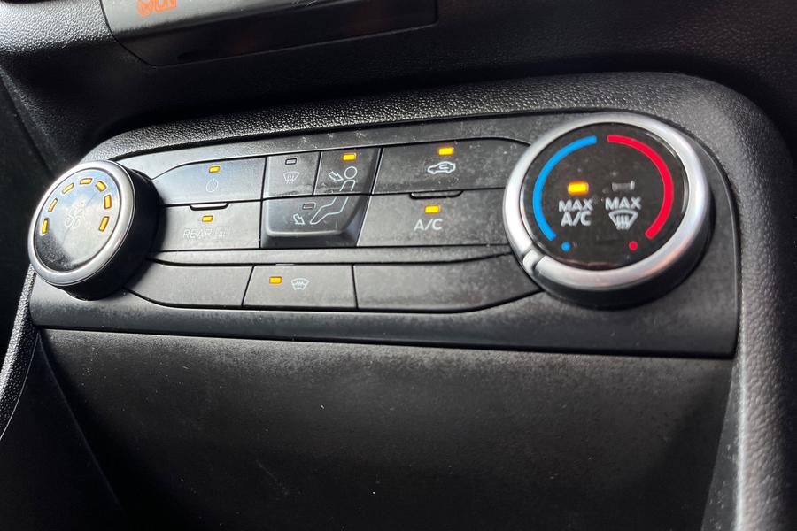Ford Fiesta Photo autoimg-b6f7f6852921b5eba6b205c15c658d86a265ae0b.jpg