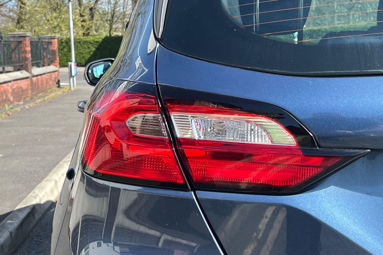 Ford FIESTA Photo 23