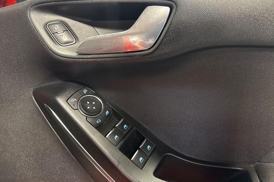 Ford FIESTA Photo autoimg-b6ffae2d4e02c29cd303224c25a887682c88fe9e.jpg