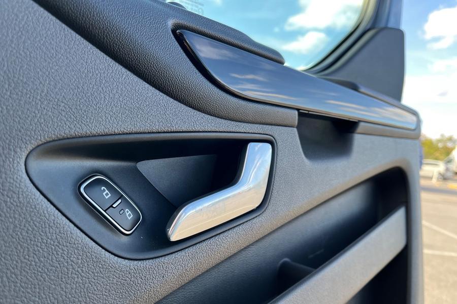 Ford TRANSIT CUSTOM Photo autoimg-b709245e5fed47f5700056e613c3a2528baea41a.jpg