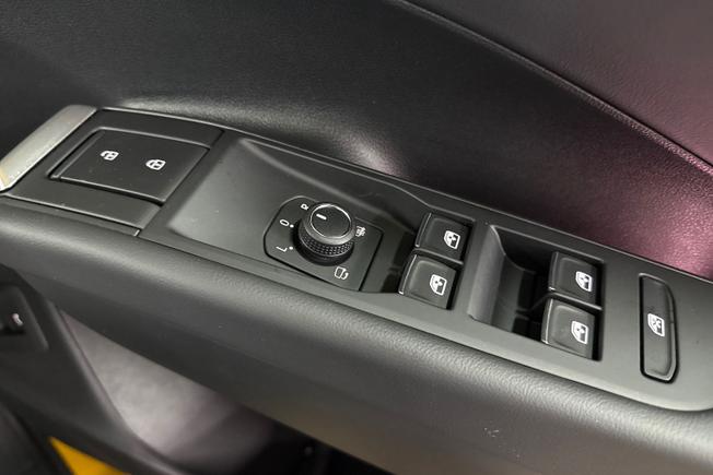VOLKSWAGEN T-Roc Photo 22