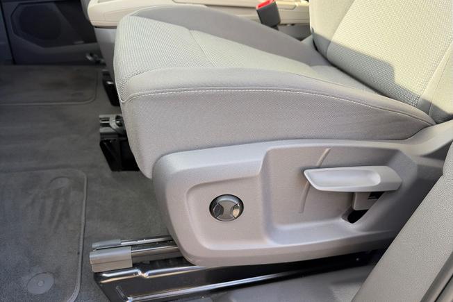 VOLKSWAGEN Multivan Photo 41