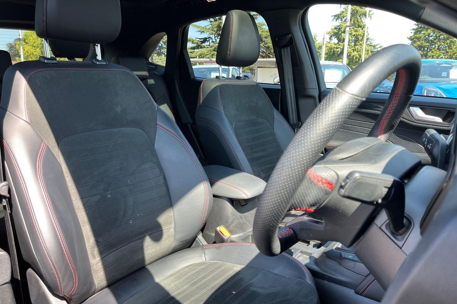 Ford KUGA Photo 16