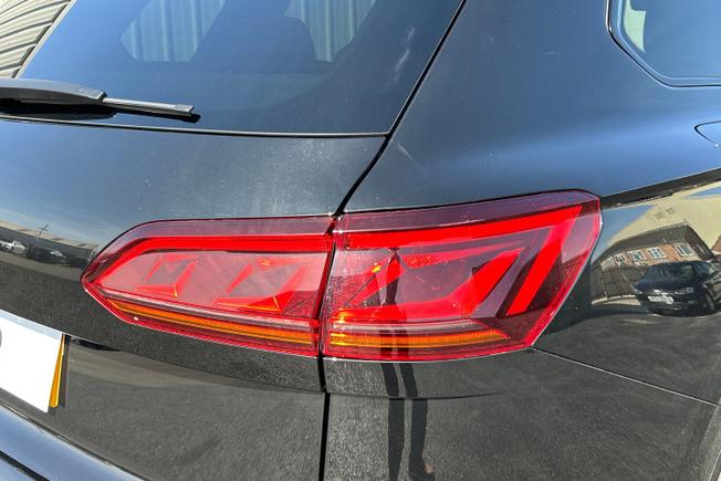 VOLKSWAGEN Touareg Photo 18