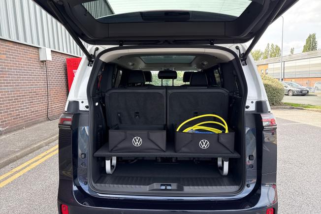 VOLKSWAGEN ID. Buzz Photo 12