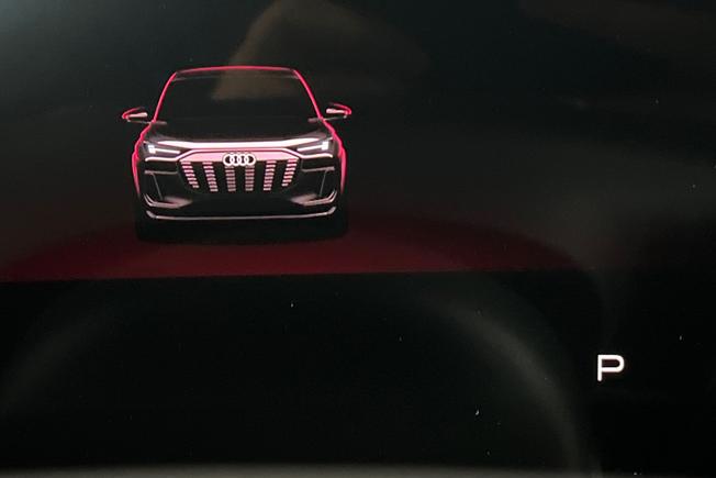 AUDI Q6 E-Tron Photo 15