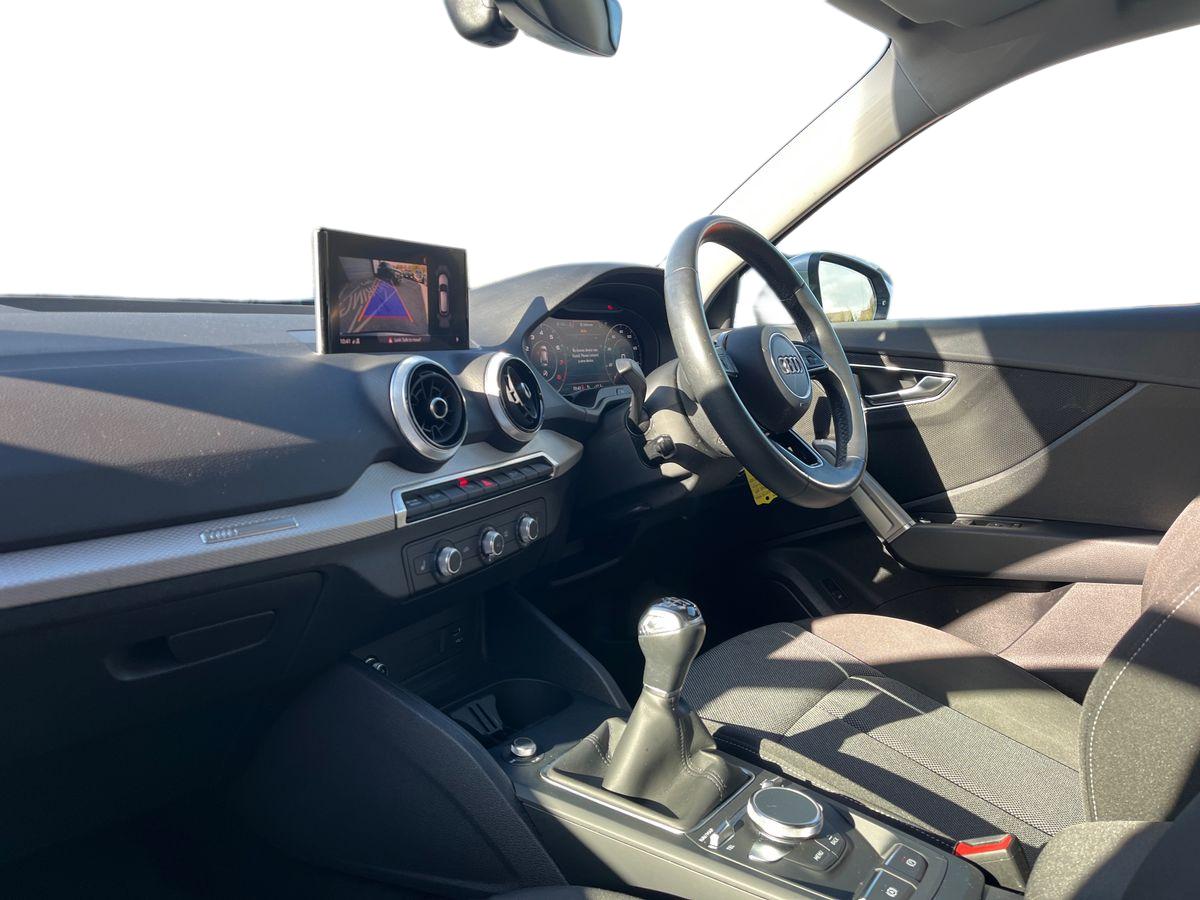 Audi Q2 Photo 2