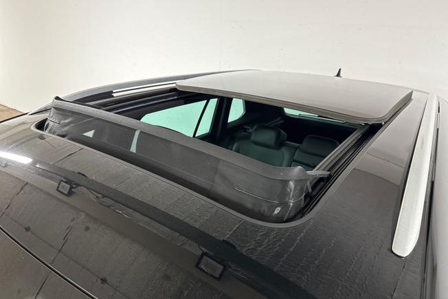 VOLKSWAGEN Tiguan Photo 32