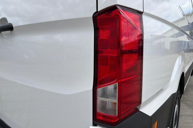 VOLKSWAGEN Crafter Photo 18