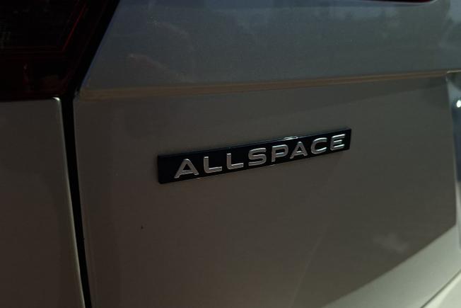 VOLKSWAGEN Tiguan Allspace Photo 25