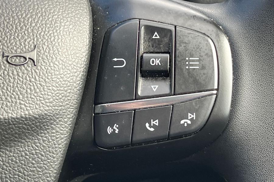 Ford Kuga Photo autoimg-b720e264cd02e5ccc6c6bd6f69c29c99cb538a1b.jpg