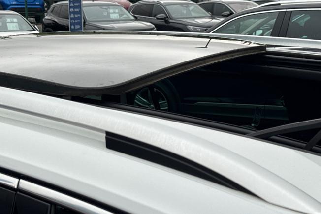 VOLKSWAGEN Tiguan Photo 47