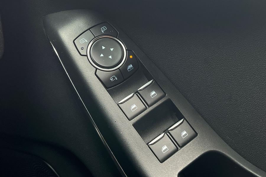 Ford Fiesta Photo autoimg-b72394a9bde5d66dcd792421bbae5279c975021d.jpg