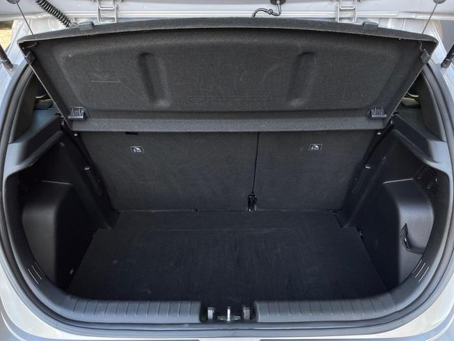 HYUNDAI i20 Photo 12